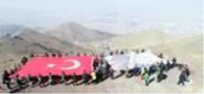 Palandöken'in zirvesine 'cumhuriyet tırmanışı' Palandöken'in zirvesine 'cumhuriyet tırmanışı'