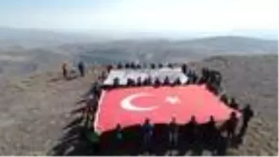 Palandöken'in zirvesine 'cumhuriyet tırmanışı' Palandöken'in zirvesine 'cumhuriyet tırmanışı'