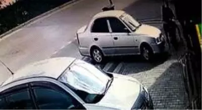 Park halindeki elektrikli bisikleti böyle çaldı Park halindeki elektrikli bisikleti böyle çaldı