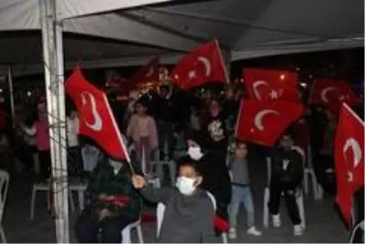 Sakarya, Cumhuriyet yürüyüşünde tek yürek oldu Sakarya, Cumhuriyet yürüyüşünde tek yürek oldu