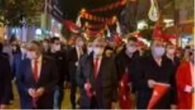 Sakarya, Cumhuriyet yürüyüşünde tek yürek oldu Sakarya, Cumhuriyet yürüyüşünde tek yürek oldu