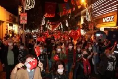 Sakarya, Cumhuriyet yürüyüşünde tek yürek oldu Sakarya, Cumhuriyet yürüyüşünde tek yürek oldu