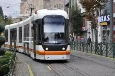 Şehrin dört bir yanı bayraklarla donatıldı Şehrin dört bir yanı bayraklarla donatıldı