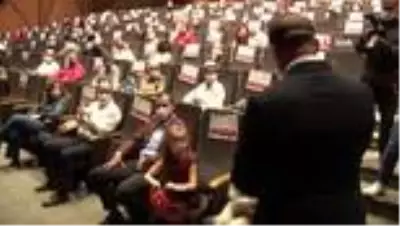 Sunay Akın, Beylikdüzü'nde vatandaşlarla bir araya geldi Sunay Akın, Beylikdüzü'nde vatandaşlarla bir araya geldi