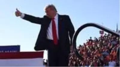 Trump'ın miting alanı üzerinde uçan özel uçak, F-16 ile hava sahası dışına çıkarıldı Trump'ın miting alanı üzerinde uçan özel uçak, F-16 ile hava sahası dışına çıkarıldı