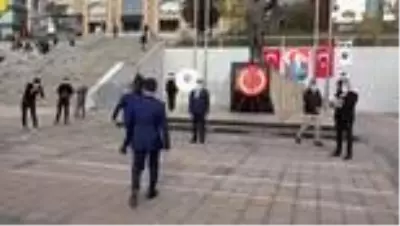 Vali Gürel ve protokol üyeleri üstü açık otobüsle şehir turu attı Vali Gürel ve protokol üyeleri üstü açık otobüsle şehir turu attı
