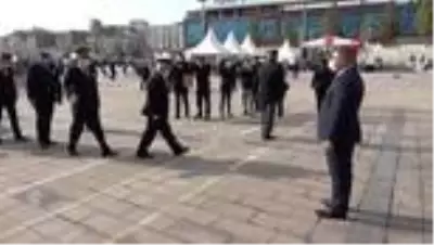 Vali Gürel ve protokol üyeleri üstü açık otobüsle şehir turu attı Vali Gürel ve protokol üyeleri üstü açık otobüsle şehir turu attı