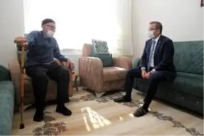 Vali Polat'tan Cumhuriyet çınarlarına ziyaret Vali Polat'tan Cumhuriyet çınarlarına ziyaret