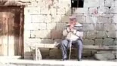 Son dakika haberi | Yaşlı adamın bayrak hassasiyeti Son dakika haberi | Yaşlı adamın bayrak hassasiyeti