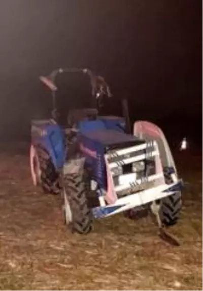 Yolcu minibüsü ile traktör çarpıştı: 8 yaralı Yolcu minibüsü ile traktör çarpıştı: 8 yaralı