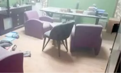 Son dakika haberi | Zihinsel engelli genç, kapalı spor salonunu savaş alanına çevirdi Son dakika haberi | Zihinsel engelli genç, kapalı spor salonunu savaş alanına çevirdi