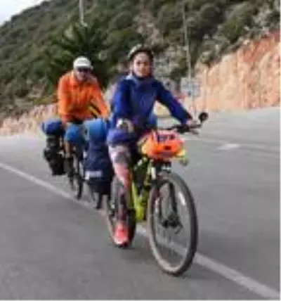 5 Rus arkadaş, bisikletle Antalya turu yapıyor 5 Rus arkadaş, bisikletle Antalya turu yapıyor