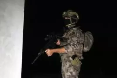 Son Dakika | Adana'da PKK/KCK operasyonu: 5 gözaltı Son Dakika | Adana'da PKK/KCK operasyonu: 5 gözaltı