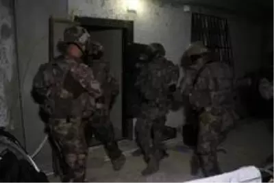 Son Dakika | Adana'da PKK/KCK operasyonu: 5 gözaltı Son Dakika | Adana'da PKK/KCK operasyonu: 5 gözaltı