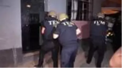 Son dakika haberleri! Adana'da PKK/KCK operasyonu: 5 gözaltı Son dakika haberleri! Adana'da PKK/KCK operasyonu: 5 gözaltı