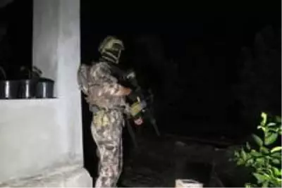 Son Dakika | Adana'da PKK/KCK operasyonu: 5 gözaltı Son Dakika | Adana'da PKK/KCK operasyonu: 5 gözaltı