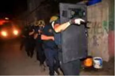 Adana'da PKK operasyonu: 5 gözaltı Adana'da PKK operasyonu: 5 gözaltı