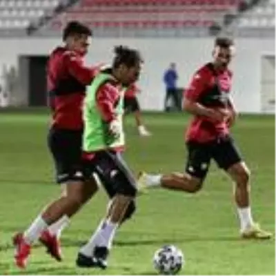 Antalyaspor'da, Fenerbahçe maçı hazırlıkları sürüyor Antalyaspor'da, Fenerbahçe maçı hazırlıkları sürüyor
