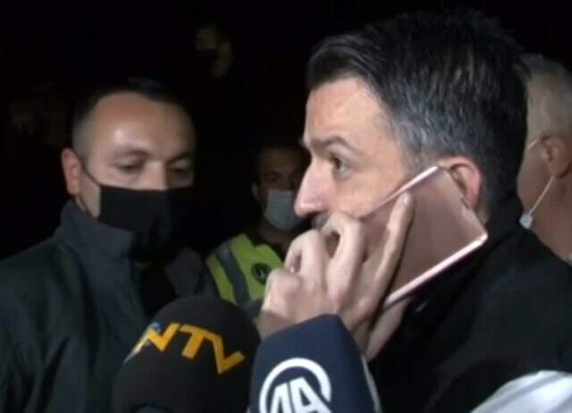 Bakan Pakdemirli, enkaz altındaki vatandaşla telefonda görüştü Bakan Pakdemirli, enkaz altındaki vatandaşla telefonda görüştü