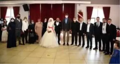 Başkan Mustafa Kocaman genç çiftleri yalnız bırakmıyor Başkan Mustafa Kocaman genç çiftleri yalnız bırakmıyor