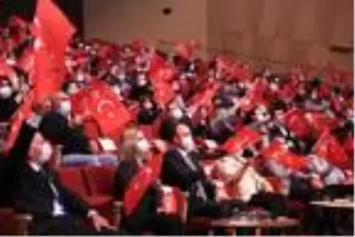 Başkan Örki Cumhuriyet için söyledi, personeli sahnede bağımsızlığı anlattı Başkan Örki Cumhuriyet için söyledi, personeli sahnede bağımsızlığı anlattı