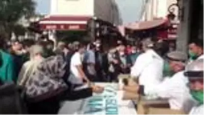 Bedava maske dağıtımı koronayı unutturdu Bedava maske dağıtımı koronayı unutturdu