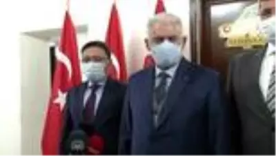 Binali Yıldırım: 'Depremde 20 civarında yıkılan bina var' Binali Yıldırım: 'Depremde 20 civarında yıkılan bina var'