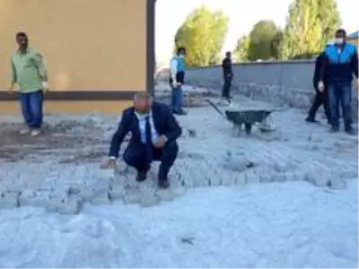 Çaldıran Belediyesi 40 okulda onarım çalışması yaptı Çaldıran Belediyesi 40 okulda onarım çalışması yaptı