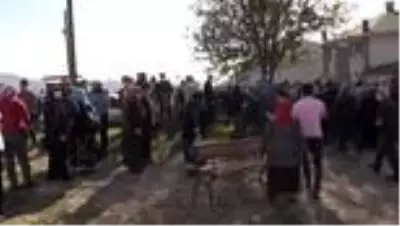 CHP heyeti, maden arama sahalarında incelemelerde bulundu CHP heyeti, maden arama sahalarında incelemelerde bulundu