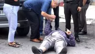 Cuma Namazı'ndan dönen yaşlı adama otomobil çarptı