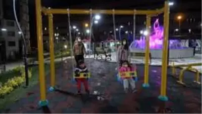 Cumhuriyet Bayramı'nda açılan parkla çocukların yüzü güldü Cumhuriyet Bayramı'nda açılan parkla çocukların yüzü güldü