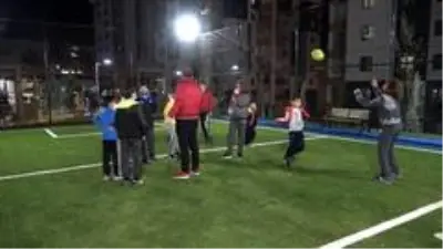 Cumhuriyet Bayramı'nda açılan parkla çocukların yüzü güldü Cumhuriyet Bayramı'nda açılan parkla çocukların yüzü güldü