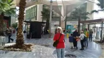 Deprem Aydın'da vatandaşları sokağa döktü Deprem Aydın'da vatandaşları sokağa döktü