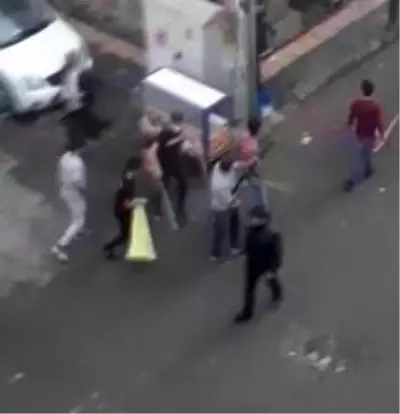 Alacak verecek tartışması meydan kavgasına dönüştü! Silah ve sporlar havada uçuştu Alacak verecek tartışması meydan kavgasına dönüştü! Silah ve sporlar havada uçuştu
