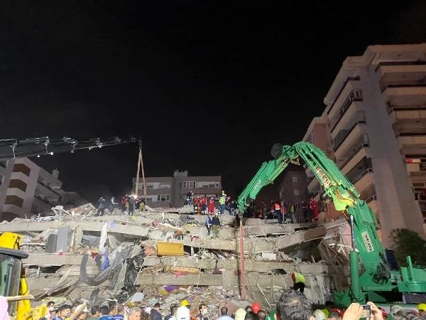 AFAD: 'İzmir'de 702, Manisa'da 5, Balıkesir'de 2 ve Aydın'da 54 kişi olmak üzere toplam 763 vatandaşımız depremde yaralanmıştır.'