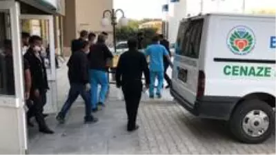 Elazığ'da yangında ölen 2 kardeş, tek tabutta son yolculuğuna uğurlandı Elazığ'da yangında ölen 2 kardeş, tek tabutta son yolculuğuna uğurlandı