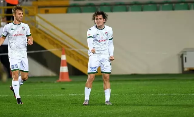 Emre Belözoğlu, Ali Akman'ı F.Bahçe'ye getirmek için Bursaspor'a teklif yapacak Emre Belözoğlu, Ali Akman'ı F.Bahçe'ye getirmek için Bursaspor'a teklif yapacak