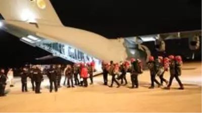 Son dakika haberi... Erzurum Büyükşehir'in kurtarma ekibi askeri uçakla İzmir'e hareket etti Son dakika haberi... Erzurum Büyükşehir'in kurtarma ekibi askeri uçakla İzmir'e hareket etti