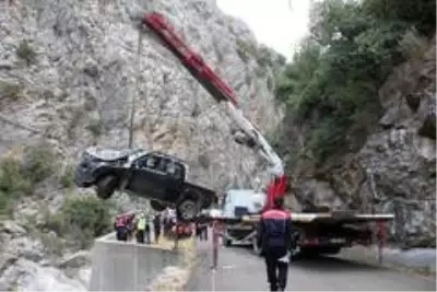 Son Dakika | Eşinin ölüm haberini alıp olay yerine gelen kadın gözyaşlarına boğuldu Son Dakika | Eşinin ölüm haberini alıp olay yerine gelen kadın gözyaşlarına boğuldu
