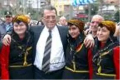 Eski Başbakan Yılmaz'ın hayatı mücadelelerle geçti Eski Başbakan Yılmaz'ın hayatı mücadelelerle geçti