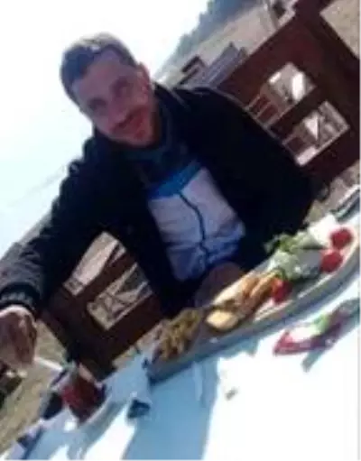 Sokakta karşılaştığı eski eşi konuşmak istemeyince, not bırakıp camide kendini astı Sokakta karşılaştığı eski eşi konuşmak istemeyince, not bırakıp camide kendini astı