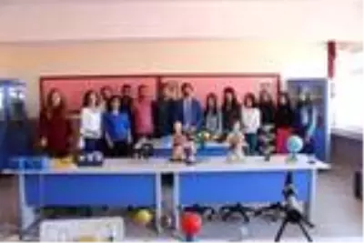 Fizikçi Profesör, köy köy dolaşıp yeni 'Aziz Sancar'lar arıyor Fizikçi Profesör, köy köy dolaşıp yeni 'Aziz Sancar'lar arıyor