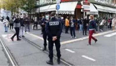 Nice'te 3 kişiyi bıçaklayarak öldüren saldırgan İtalya'dan belge alarak Fransa'ya gelmiş