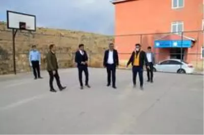 Gençlik Spor İlçe Müdürü Güzel, Köy okulunu ziyaret etti Gençlik Spor İlçe Müdürü Güzel, Köy okulunu ziyaret etti