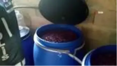 Giresun'da bin 60 litre sahte içki daha ele geçirildi Giresun'da bin 60 litre sahte içki daha ele geçirildi