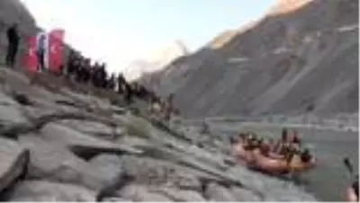 Hakkari'ye gelen sporcular kentin doğasına ve misafirperverliğine hayran kaldı Hakkari'ye gelen sporcular kentin doğasına ve misafirperverliğine hayran kaldı