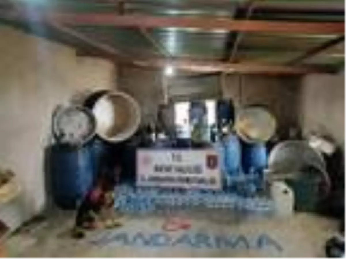 Son dakika haber... Hatay'da sahte içki üretilen eve baskın; 2 bin 730 litre ele geçirildi
