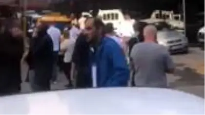 İzmir'de meydana gelen 6,6 şiddetindeki deprem büyük paniğe neden oldu İzmir'de meydana gelen 6,6 şiddetindeki deprem büyük paniğe neden oldu