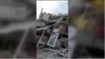 Nurullah Yalçın, enkazdan çıkarılmayı bekleyen nişanlısı Buse Hasyılmaz ile telefonda konuştu (2) Nurullah Yalçın, enkazdan çıkarılmayı bekleyen nişanlısı Buse Hasyılmaz ile telefonda konuştu (2)