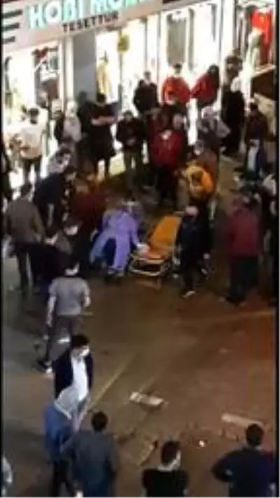Kontrolden çıkan kamyonet yolda yürüyen genci böyle ezdi Kontrolden çıkan kamyonet yolda yürüyen genci böyle ezdi